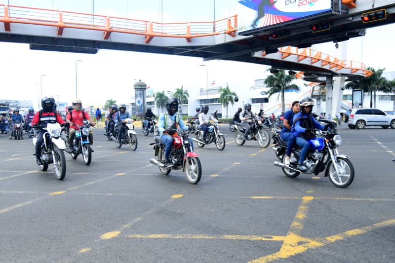 Imagen para: Motoristas en la calle: el riesgo se vuelve ley