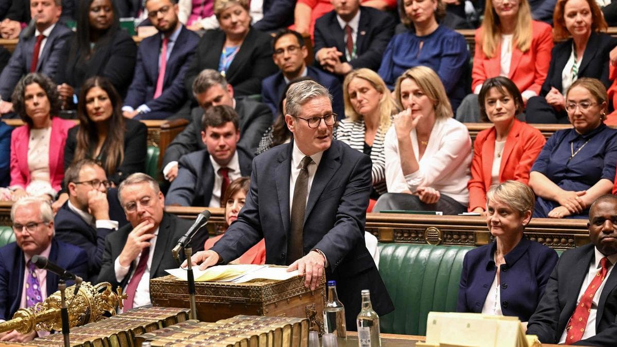 Imagen para: El Parlamento británico bloquea la investigación contra Starmer tras la polémica designación de Mandelson como embajador