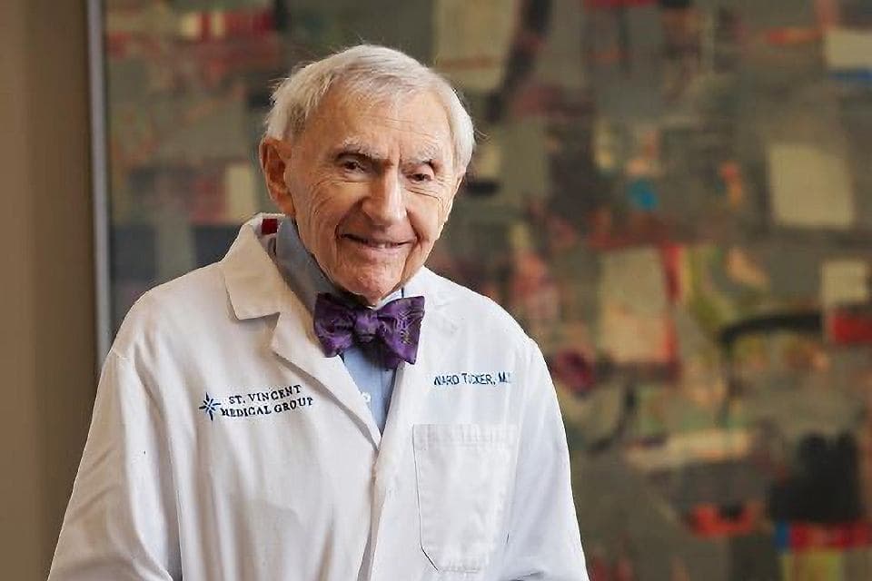 Imagen para: El médico que trabajó hasta los 103 años rompe todos los récords de longevidad