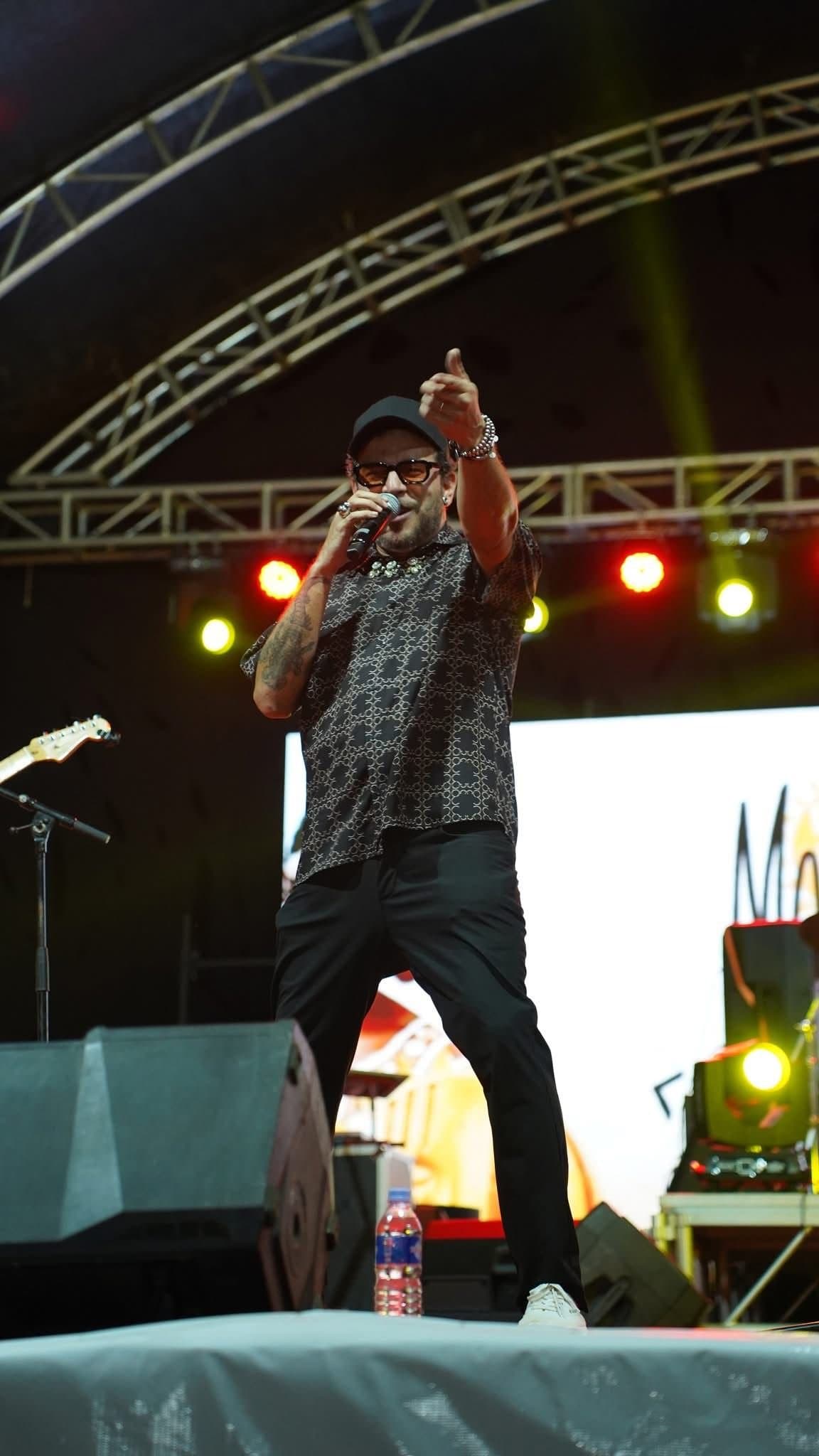 Imagen para: Riccie Oriach marca historia: El primer dominicano en el MASA, el escenario cultural más grande de África