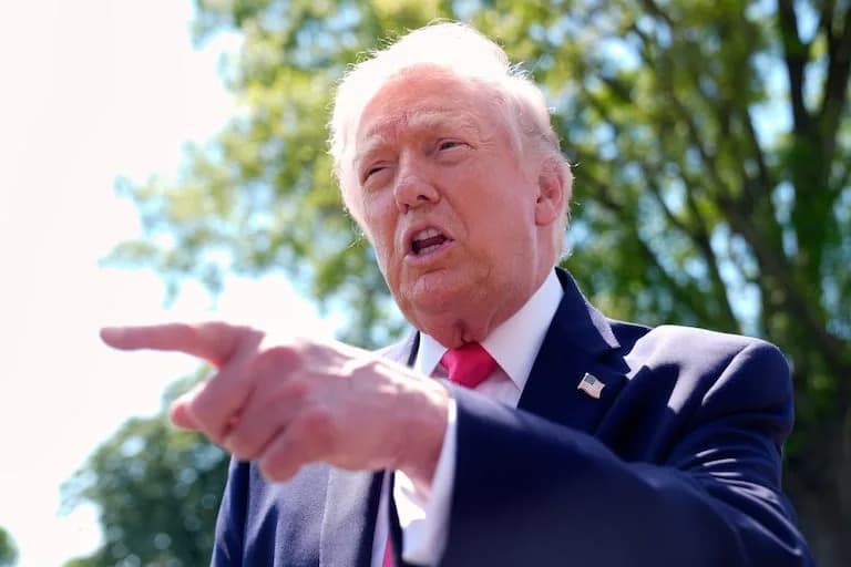 Trump dice que Irán no puede “chantajear” a EE.UU. con Ormuz y que espera definiciones para el final del día
