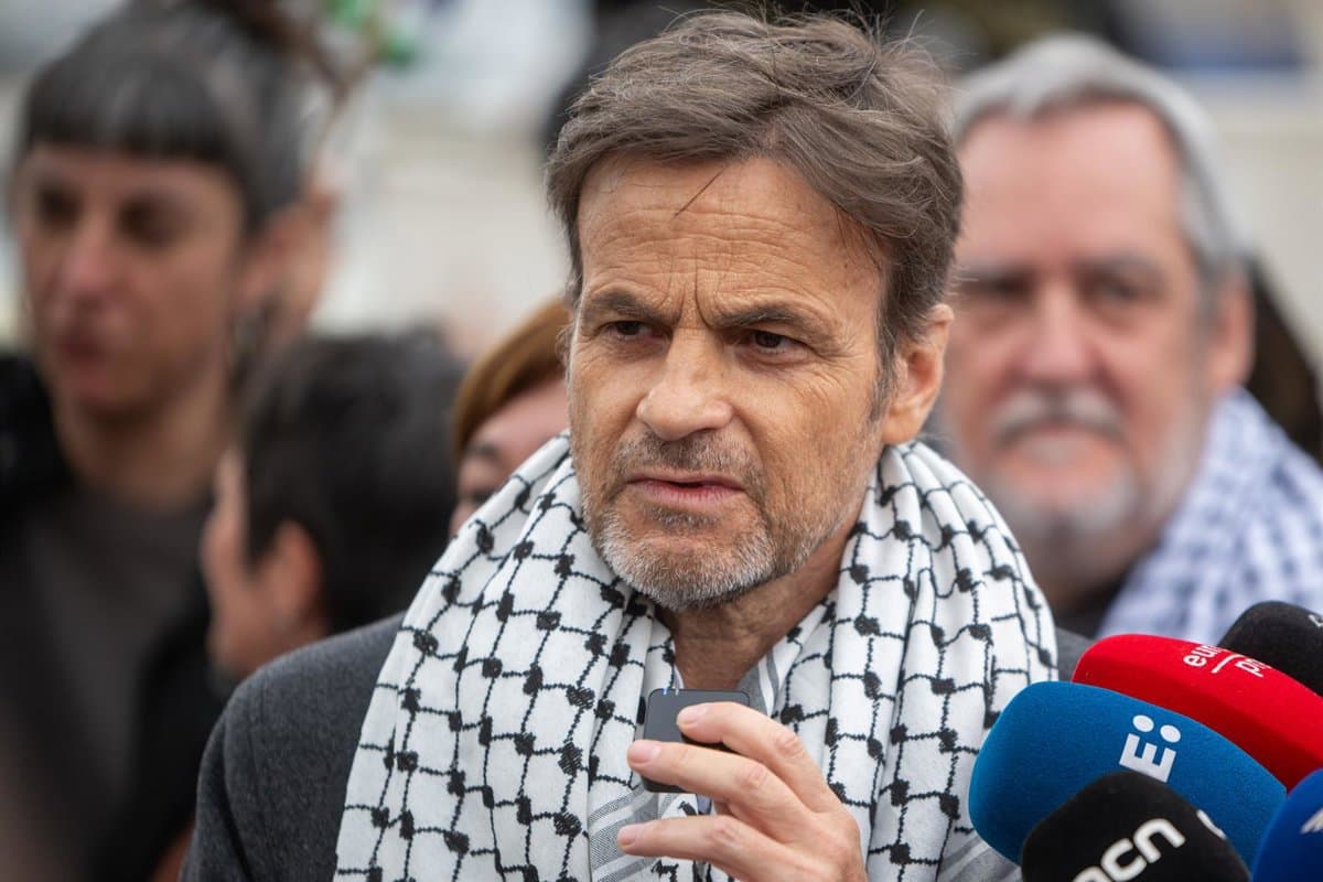 Imagen para: Jaume Asens sale del hospital tras trasplante familiar: análisis de su impacto político y social